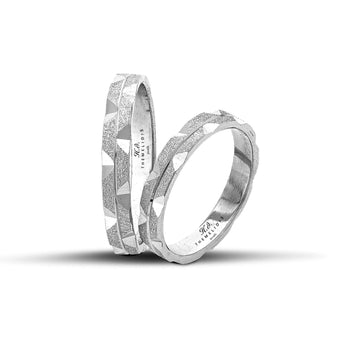 Λευκόχρυσες βέρες γάμου 3.5mm με εναλλαγή λουστράτων και αμμοβολής επιφανειών, χειροποίητης κατασκευής με ανατομικό σχεδιασμό.